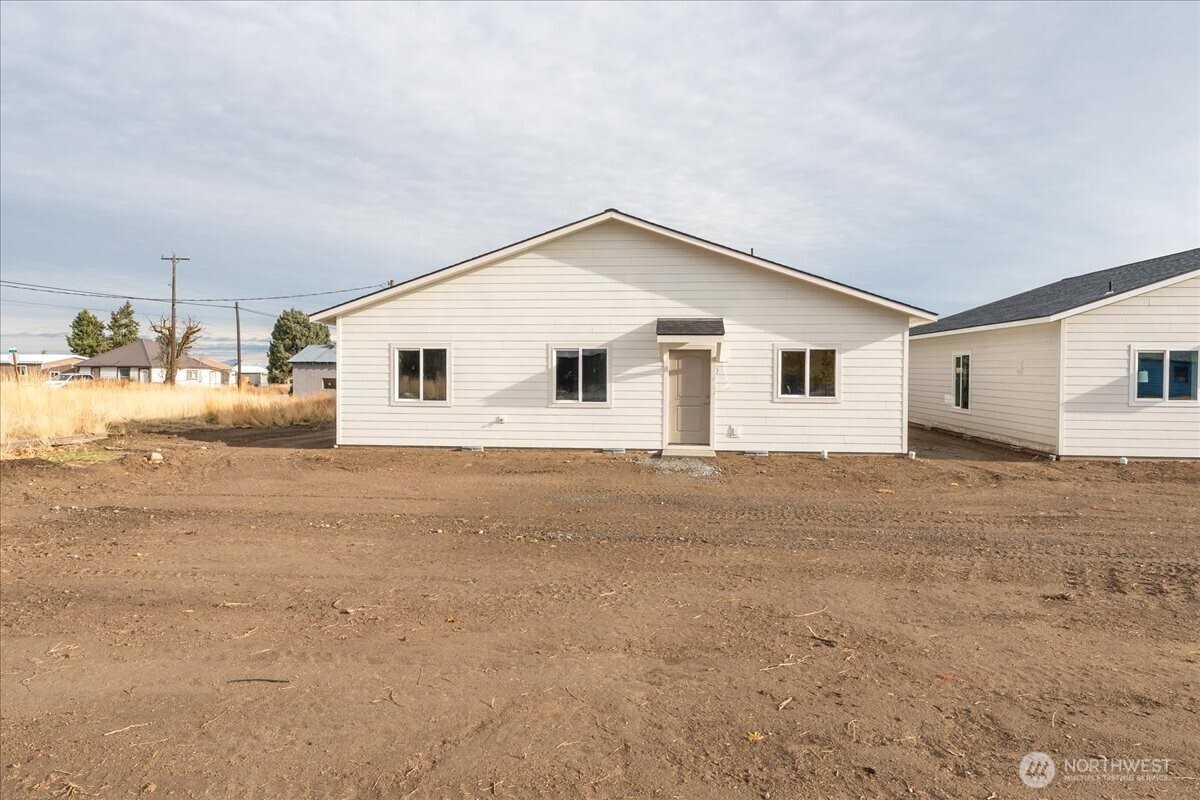 36 Simpson Street Mansfield, WA 98830 - Photo 23 of 28 a view of backyard of the house