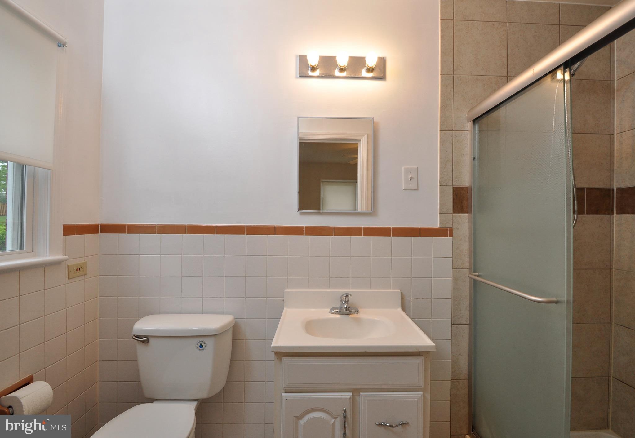 8812 Sudley Road Manassas, VA 20110 - Photo 19 of 30 Bath (Master)