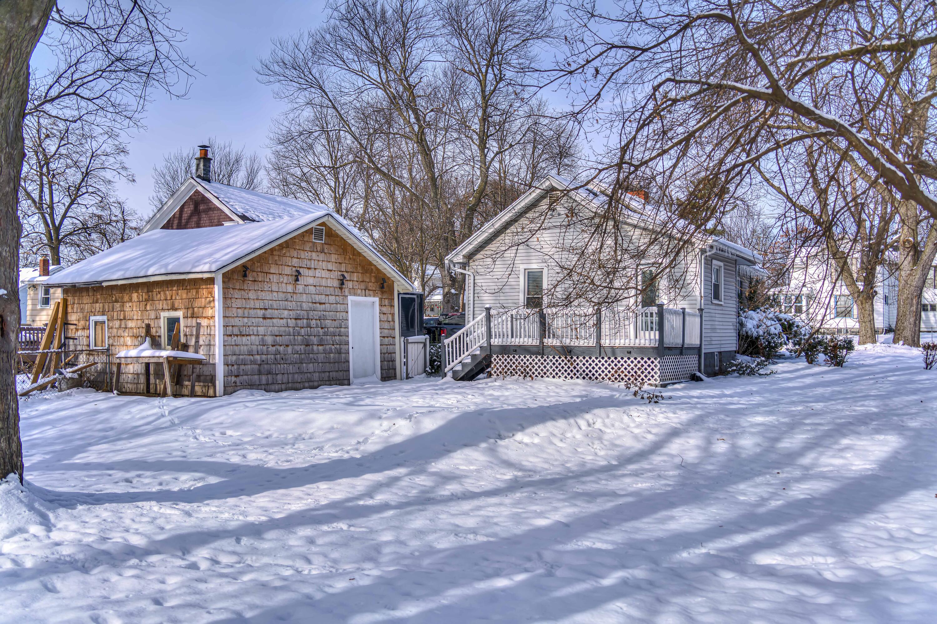 713 Webb Street Jackson, MI 49202 - Photo 3 of 20 713 Webb St Update 04