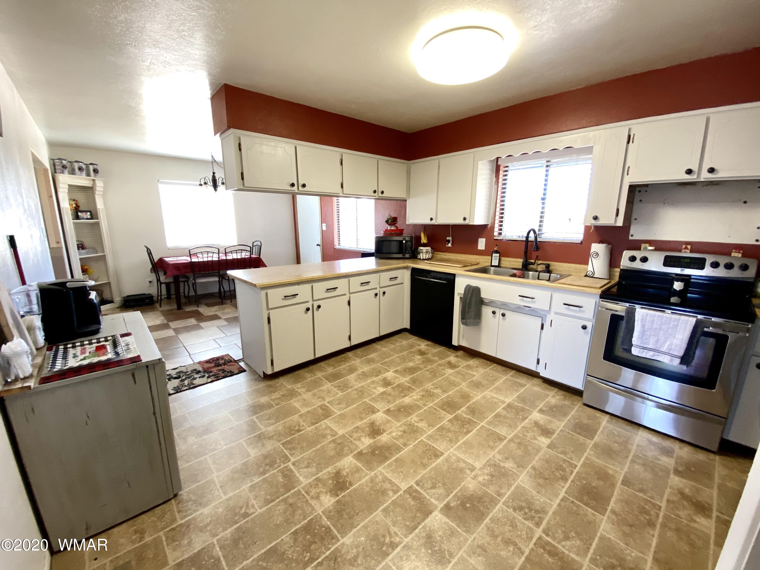 286 10th Street Eagar, AZ 85925 - Photo 7 of 24