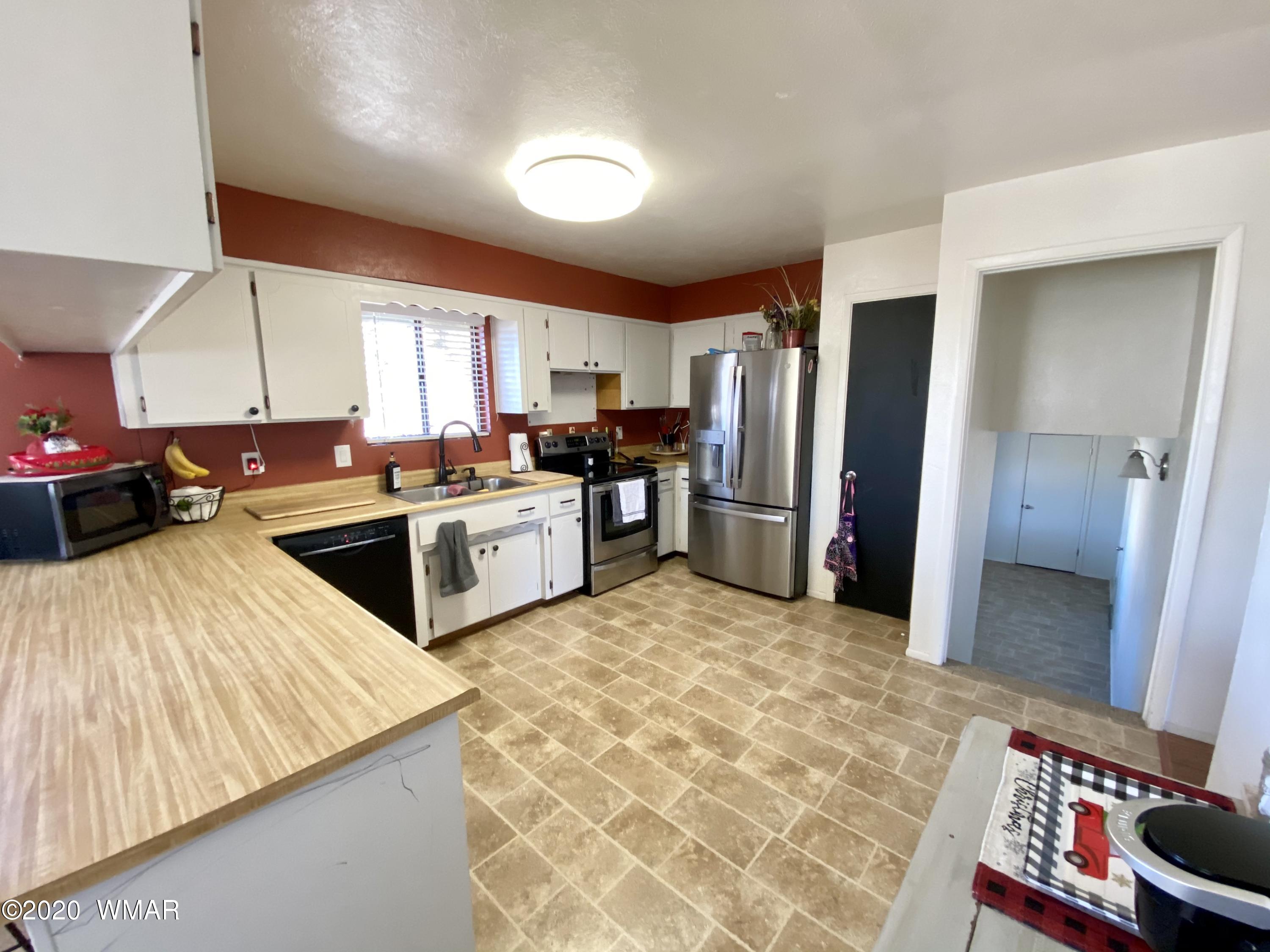 286 10th Street Eagar, AZ 85925 - Photo 10 of 24