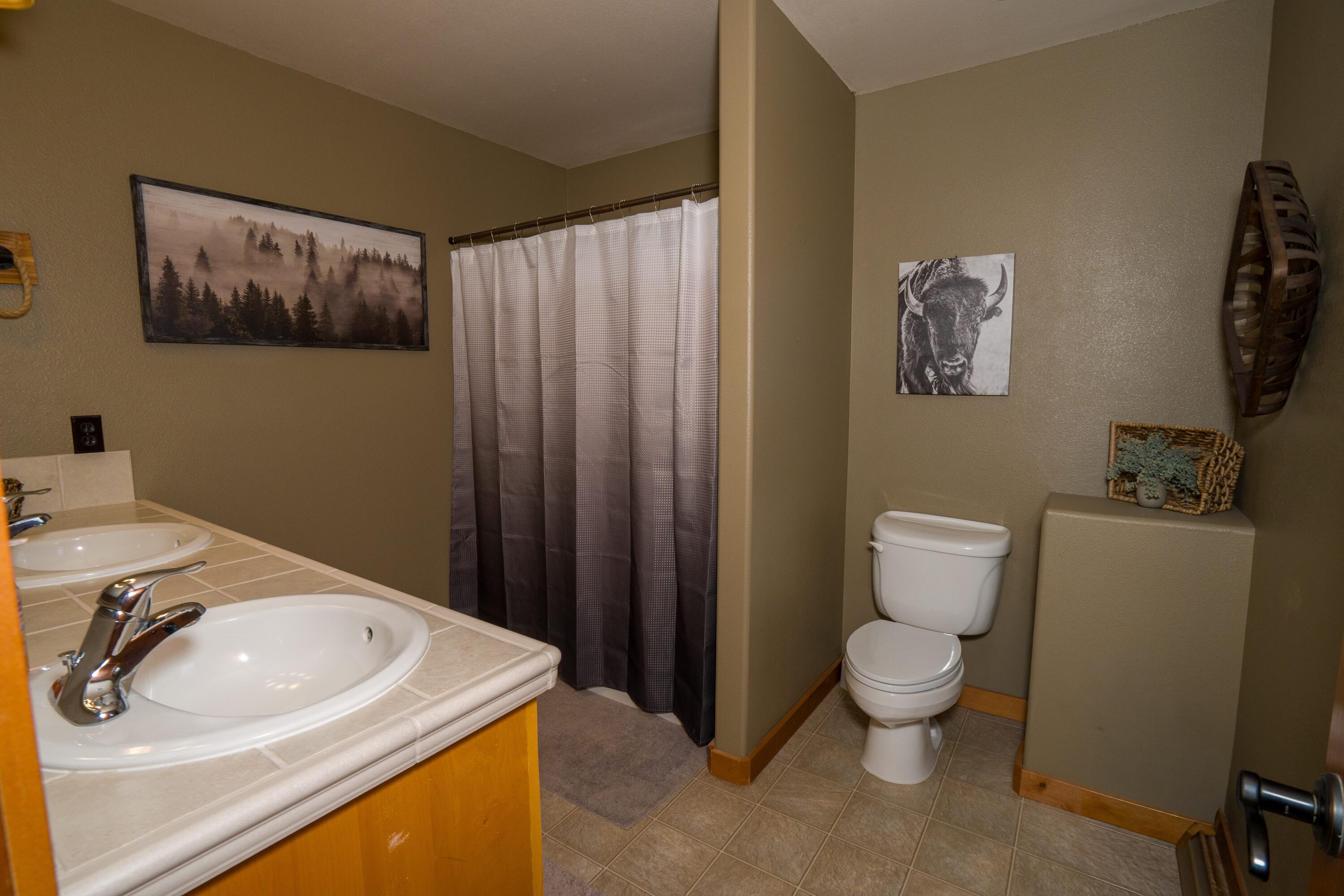 53232 Upper Rhea Creek Road Heppner, OR 97836 - Photo 16 of 40 upstairs baththorn creek ranch (1)