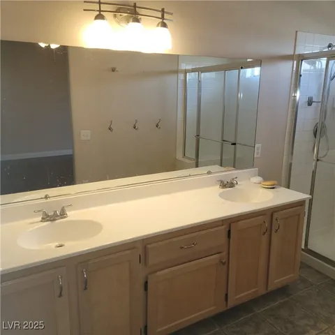 $2,400 | 10200 Turin Place, Las Vegas, NV 89144