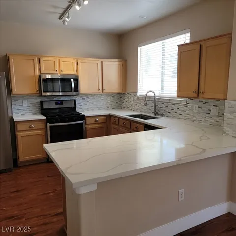 $2,400 | 10200 Turin Place, Las Vegas, NV 89144