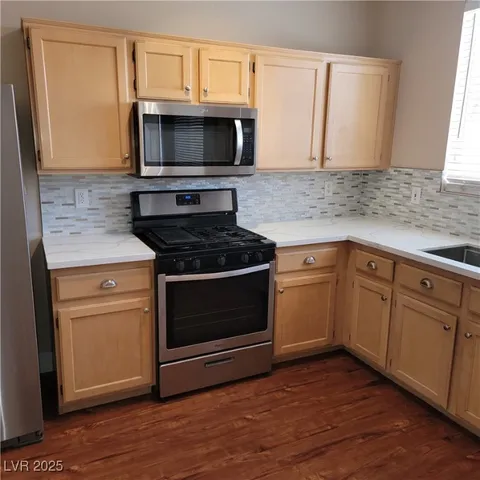 $2,400 | 10200 Turin Place, Las Vegas, NV 89144