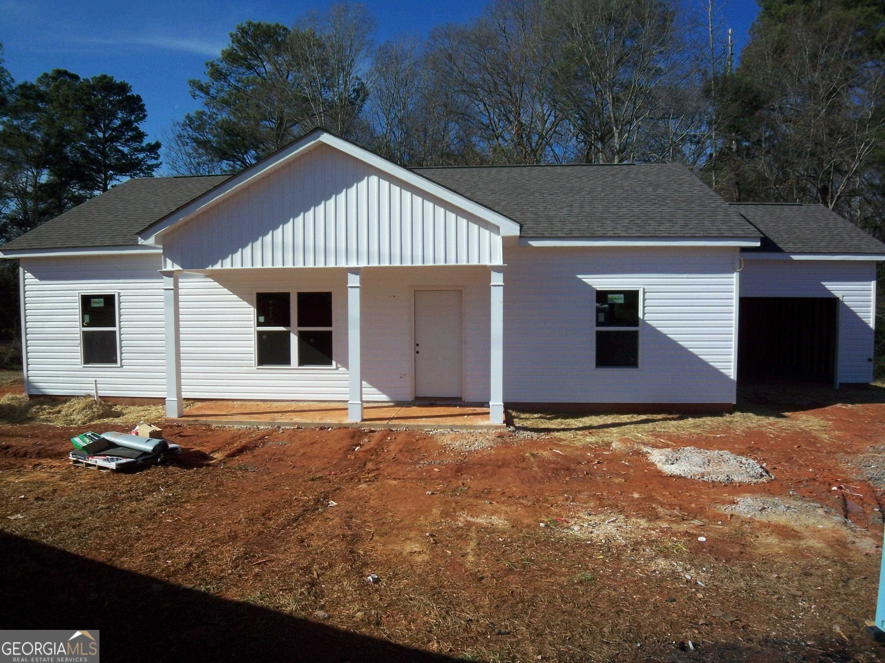 124 Church Road Thomaston, GA 30286 - Photo 1 of 1 a front view of a house with yard