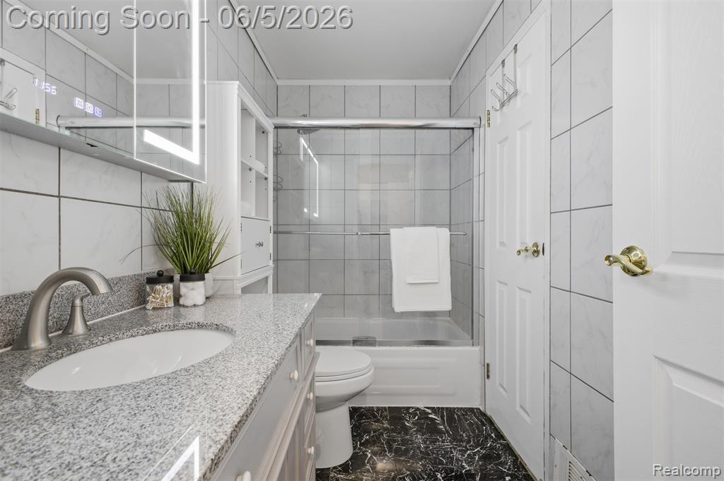 40435 Oak Tree Novi, MI 48375 - Photo 24 of 45