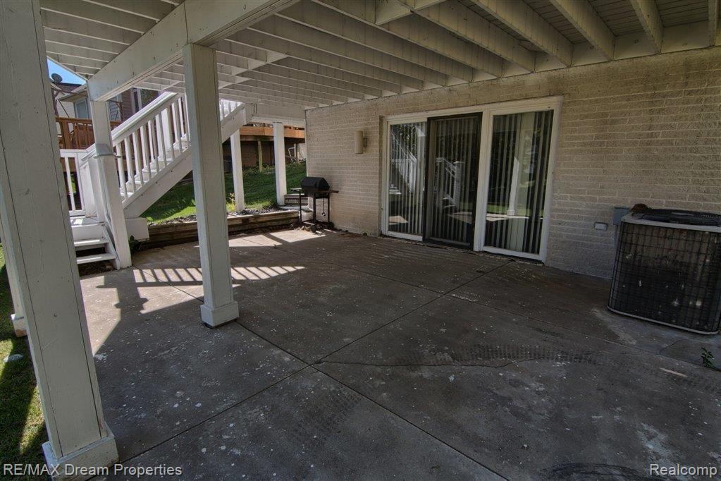 39763 Squire Road Novi, MI 48375 - Photo 30 of 31 Patio.jpg