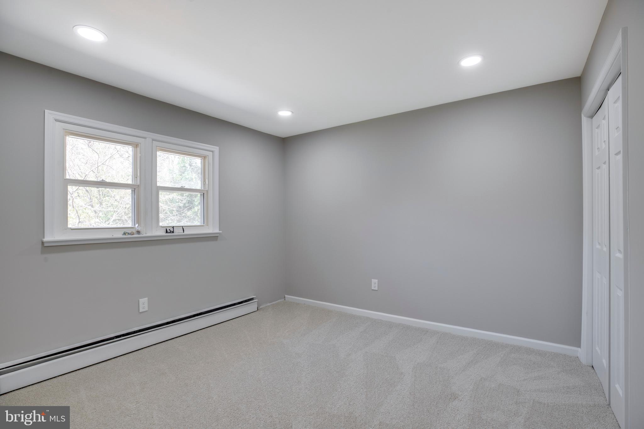 4352 Granby Road Woodbridge, VA 22193 - Photo 26 of 50 an empty room with windows