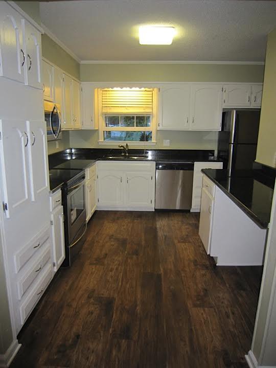 8171 Wainwright Road North Charleston, SC 29406 - Photo 3 of 11 Kitchen view 1