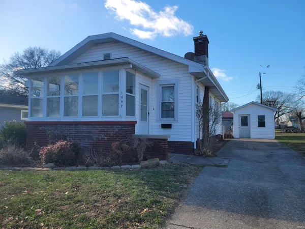 $102,000 | 1547 East Locust Street, Vincennes, IN 47591