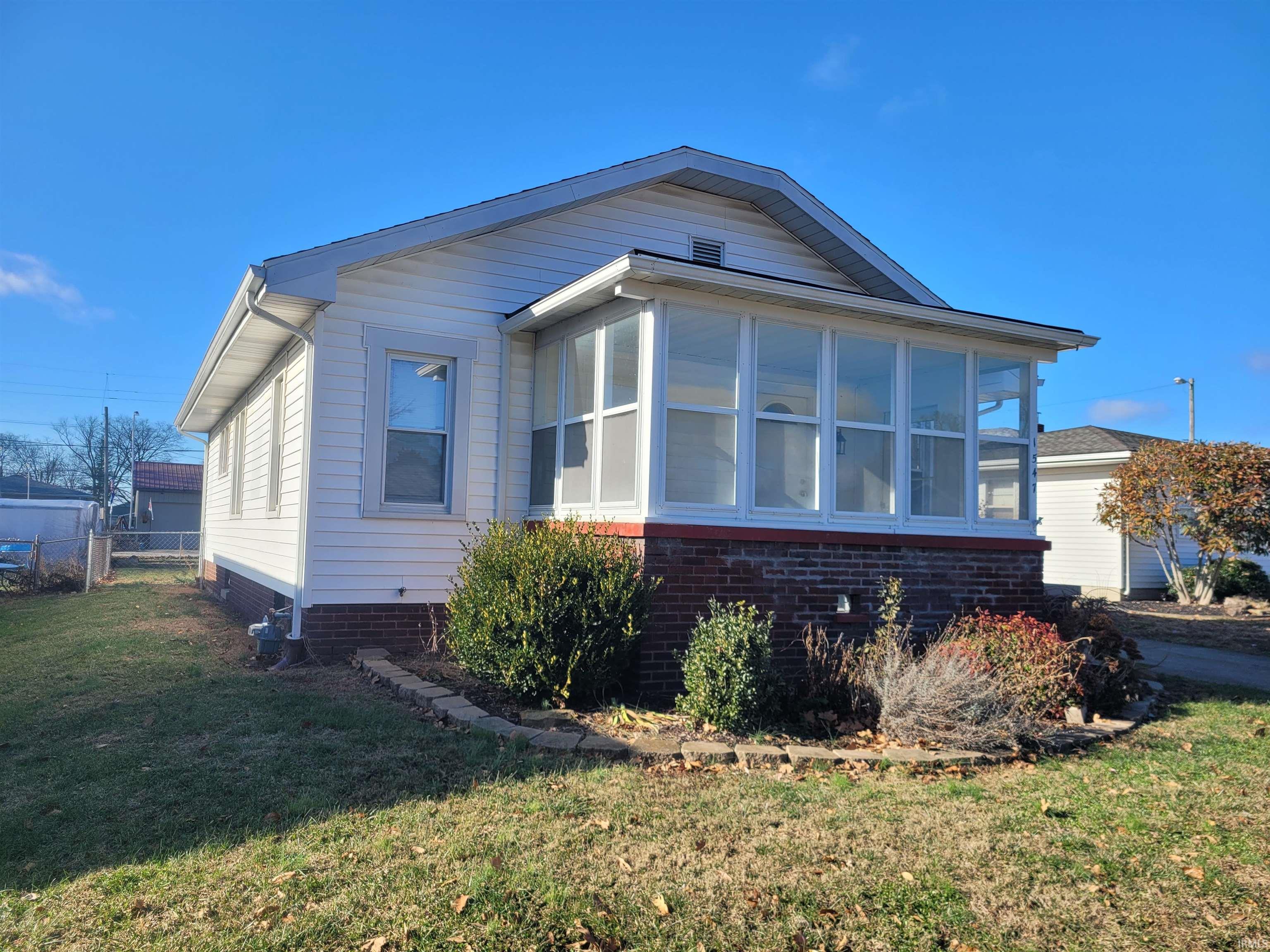 1547 East Locust Street Vincennes, IN 47591 - Photo 2 of 24