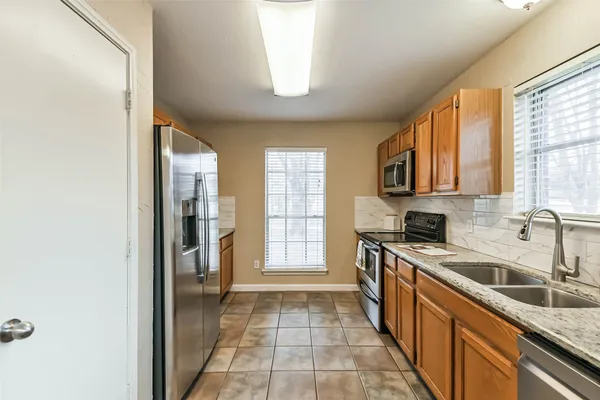 $1,700 | 10926 Waterview Circle, Montgomery, TX 77356
