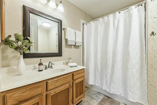 $1,700 | 10926 Waterview Circle, Montgomery, TX 77356