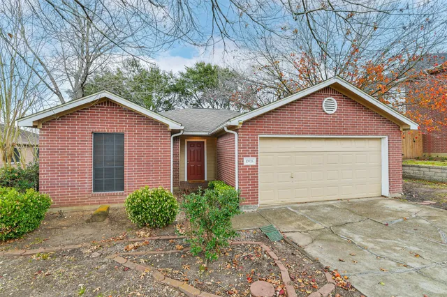 $1,750 | 10926 Waterview Circle, Montgomery, TX 77356