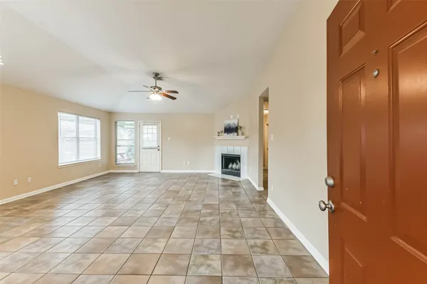 $1,700 | 10926 Waterview Circle, Montgomery, TX 77356