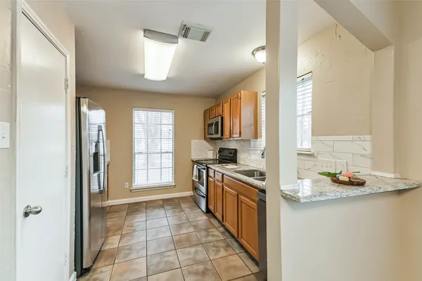 $1,700 | 10926 Waterview Circle, Montgomery, TX 77356