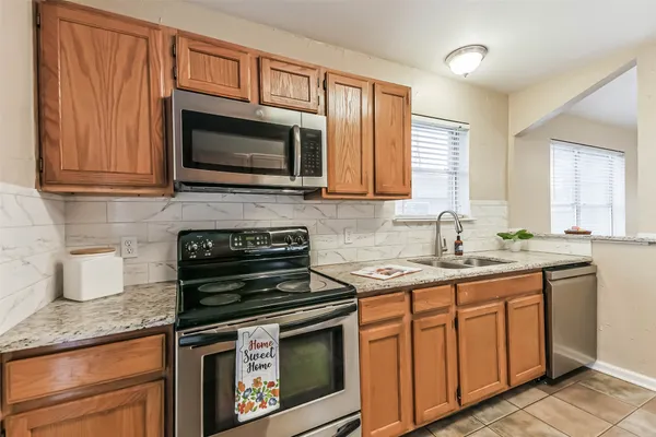 $1,700 | 10926 Waterview Circle, Montgomery, TX 77356
