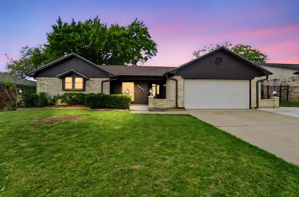 $375,000 | 3021 Mossy Oak Lane, Bedford, TX 76021