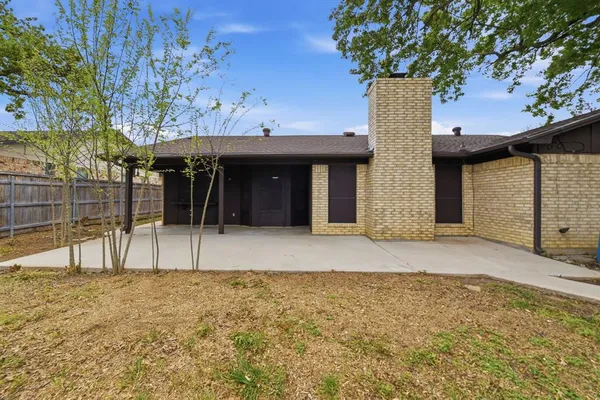 $375,000 | 3021 Mossy Oak Lane, Bedford, TX 76021