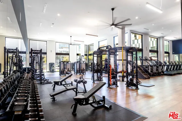 $3,028 | 11950 West Erwin Street, Unit 608, North Hollywood, CA 91606