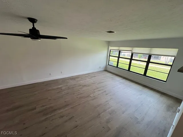 $1,399 | 3906 Southeast 11th Place, Unit 606, Cape Coral, FL 33904