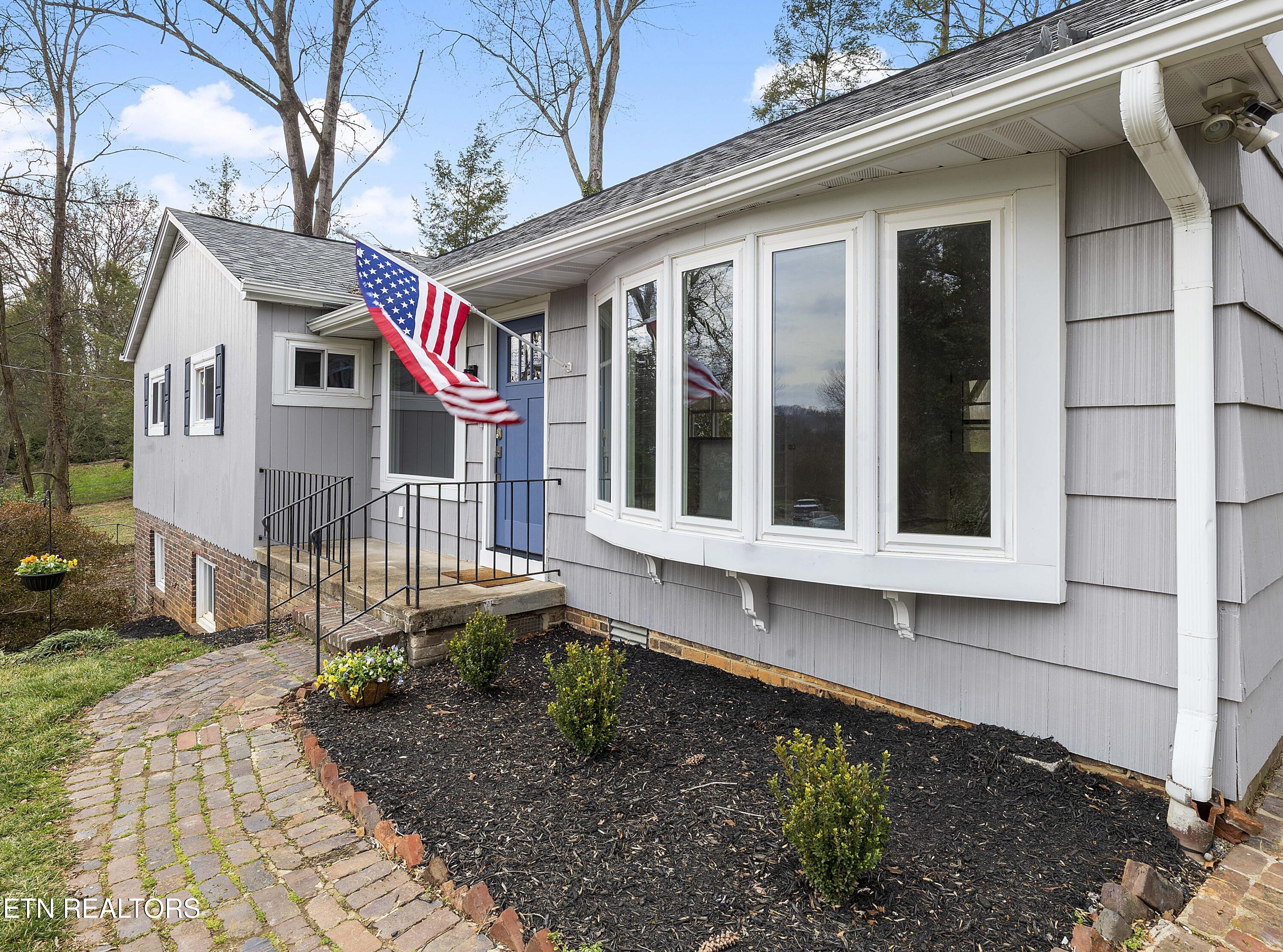 957 Bluff View Road Southwest Knoxville, TN 37919 - Photo 34 of 34 Come and See for Yourself!