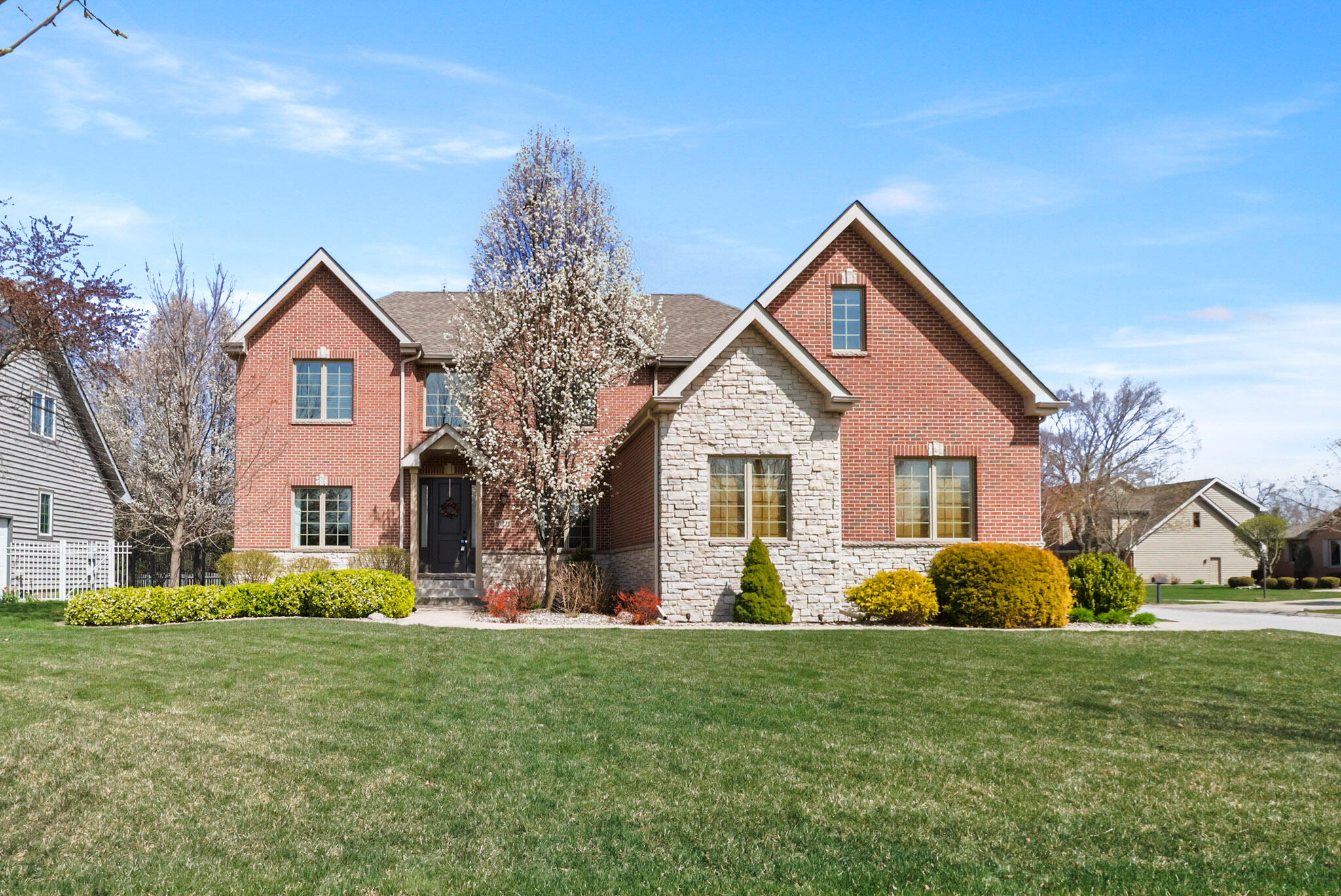 10221 Treadway Road Munster, IN 46321 - Photo 3 of 51 2048x1369