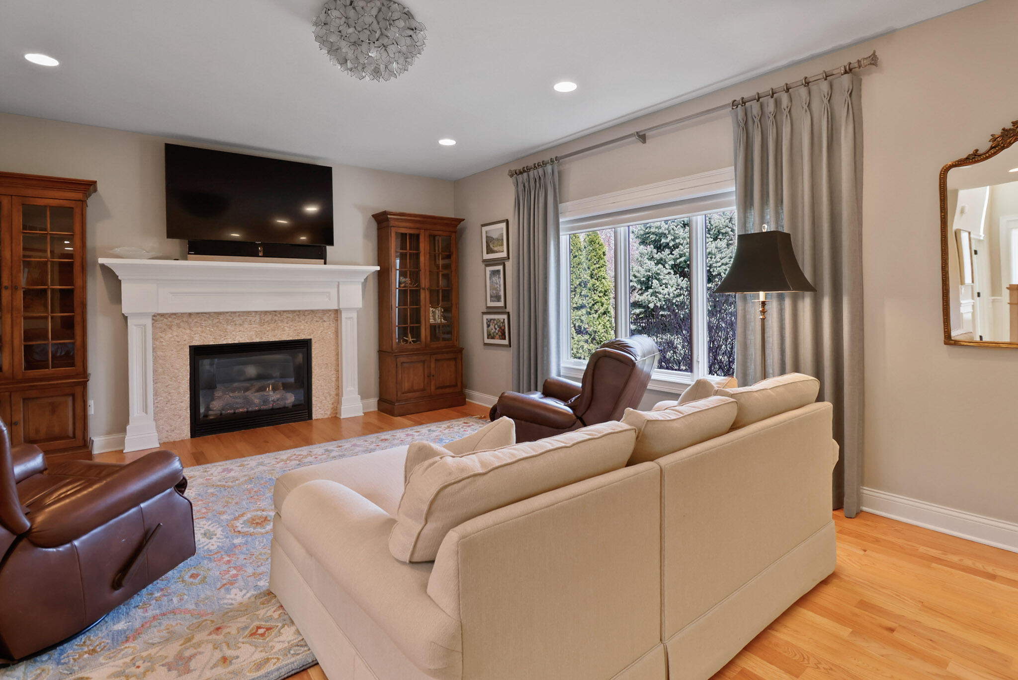 10221 Treadway Road Munster, IN 46321 - Photo 5 of 51 2048x1369
