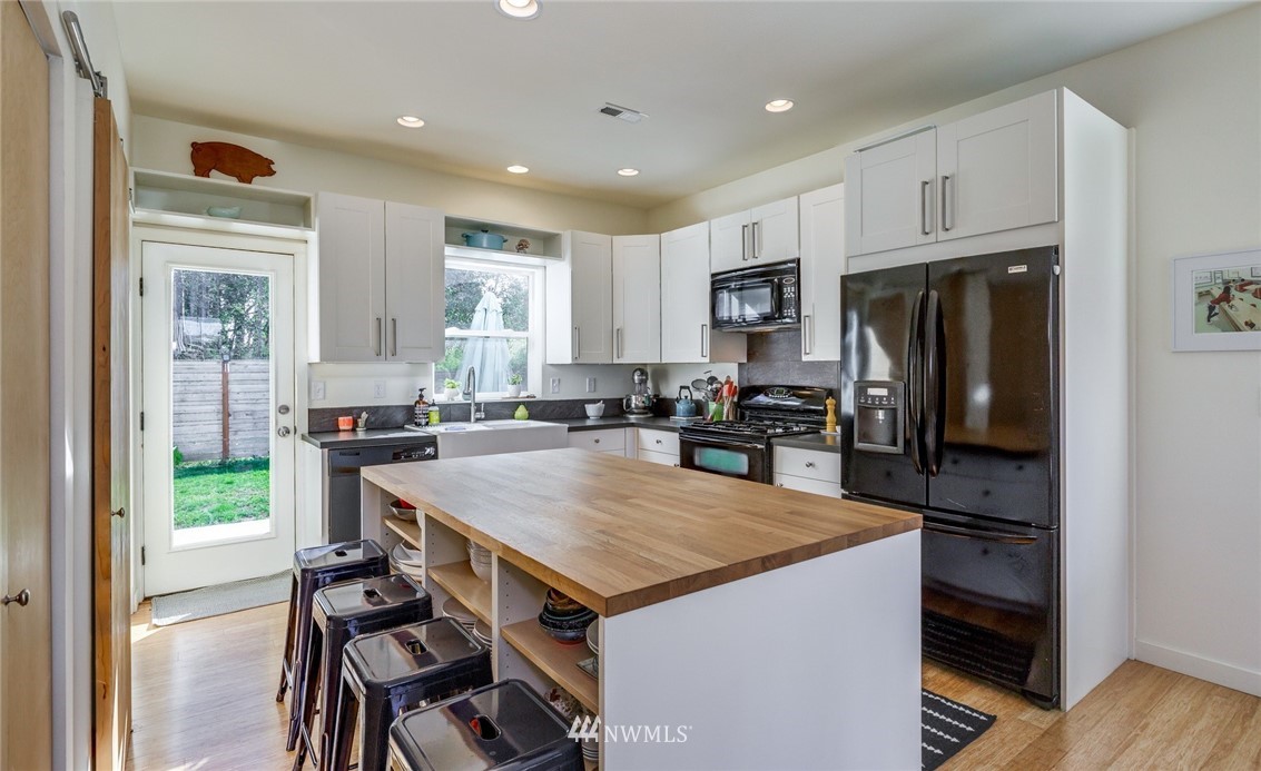 2905 McLeod Road Bellingham, WA 98225 - Photo 7 of 25 Gallery Image 7