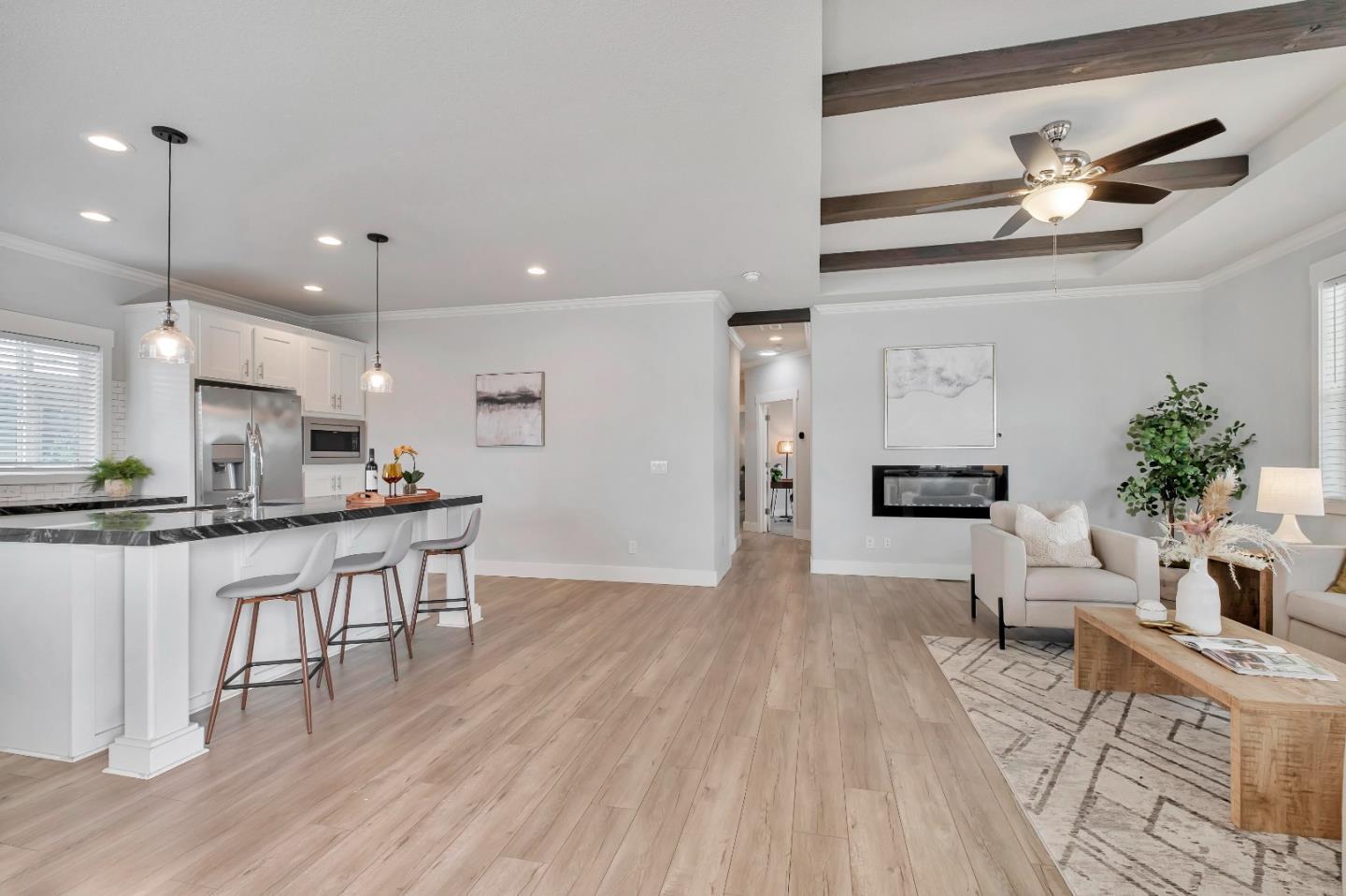 144 Holm Road, Unit 5 Watsonville, CA 95076 - Photo 6 of 49 Gallery Image 6