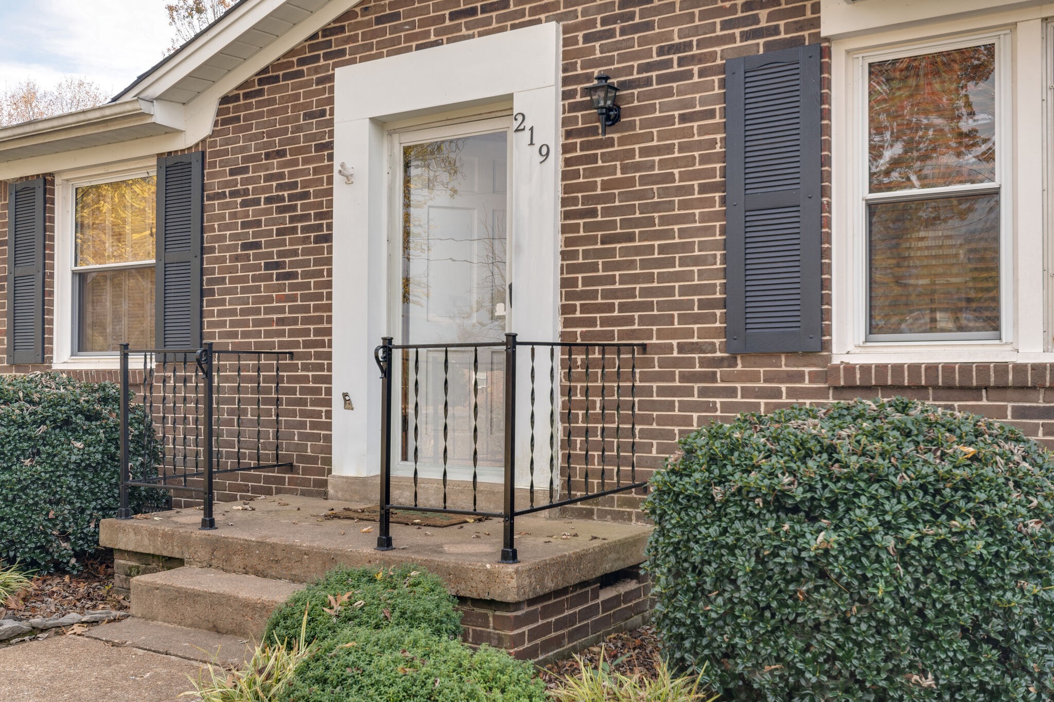 219 Hampton Road Columbia, TN 38401 - Photo 4 of 31 Gallery Image 4