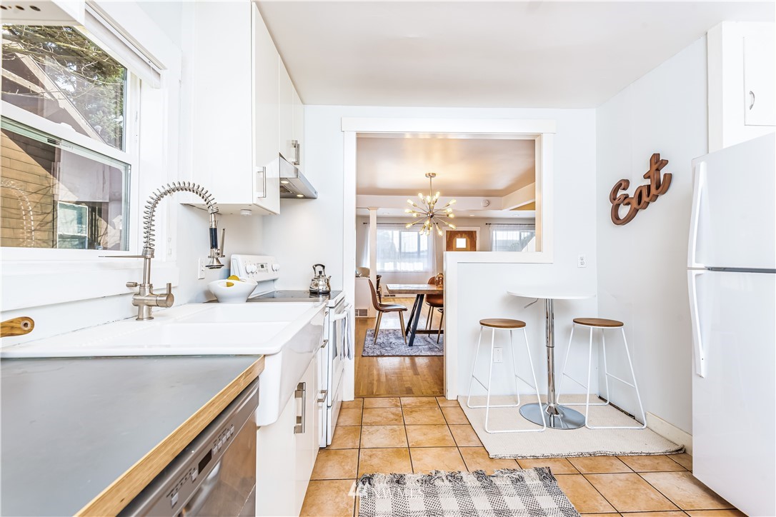 1112 North 80th Street Seattle, WA 98103 - Photo 11 of 24