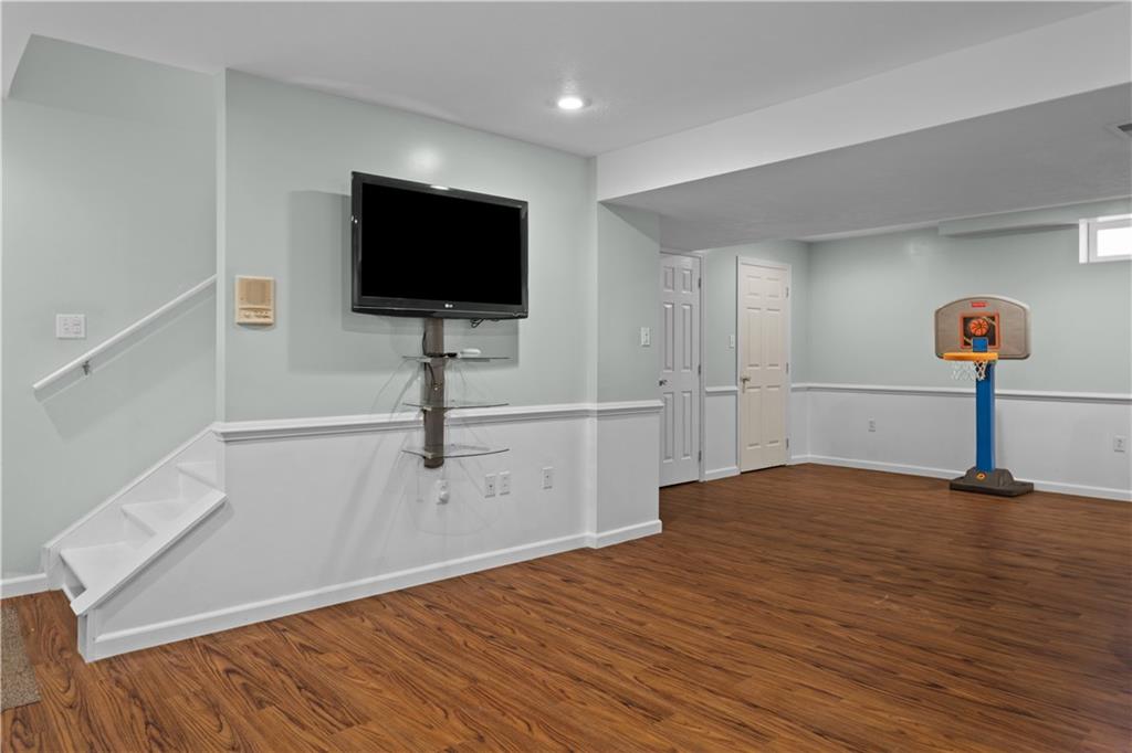 241 Field Club Circle McKees Rocks, PA 15136 - Photo 23 of 25