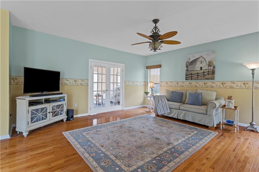 241 Field Club Circle McKees Rocks, PA 15136 - Photo 6 of 25