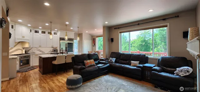 $5,400 | 1523 225th Place Southeast, Sammamish, WA 98075