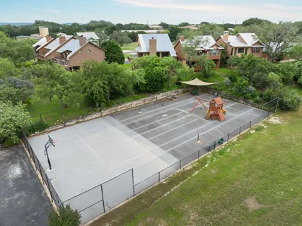 $625,000 | 207 Cove Creek Drive, Spicewood, TX 78669