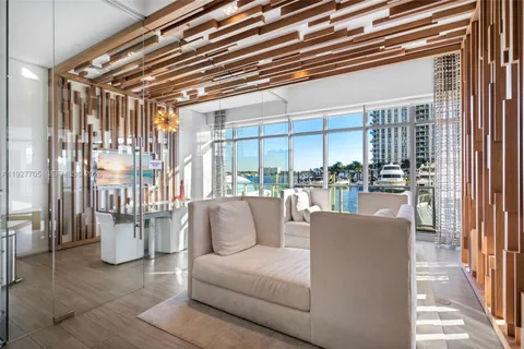 $899,000 | 17301 Biscayne Boulevard, Unit 1803, North Miami Beach, FL 33160