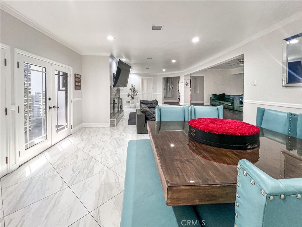 8346 Lexington Road Downey, CA 90241 - Photo 20 of 39 FAMILY DEN & LIVING ROOM