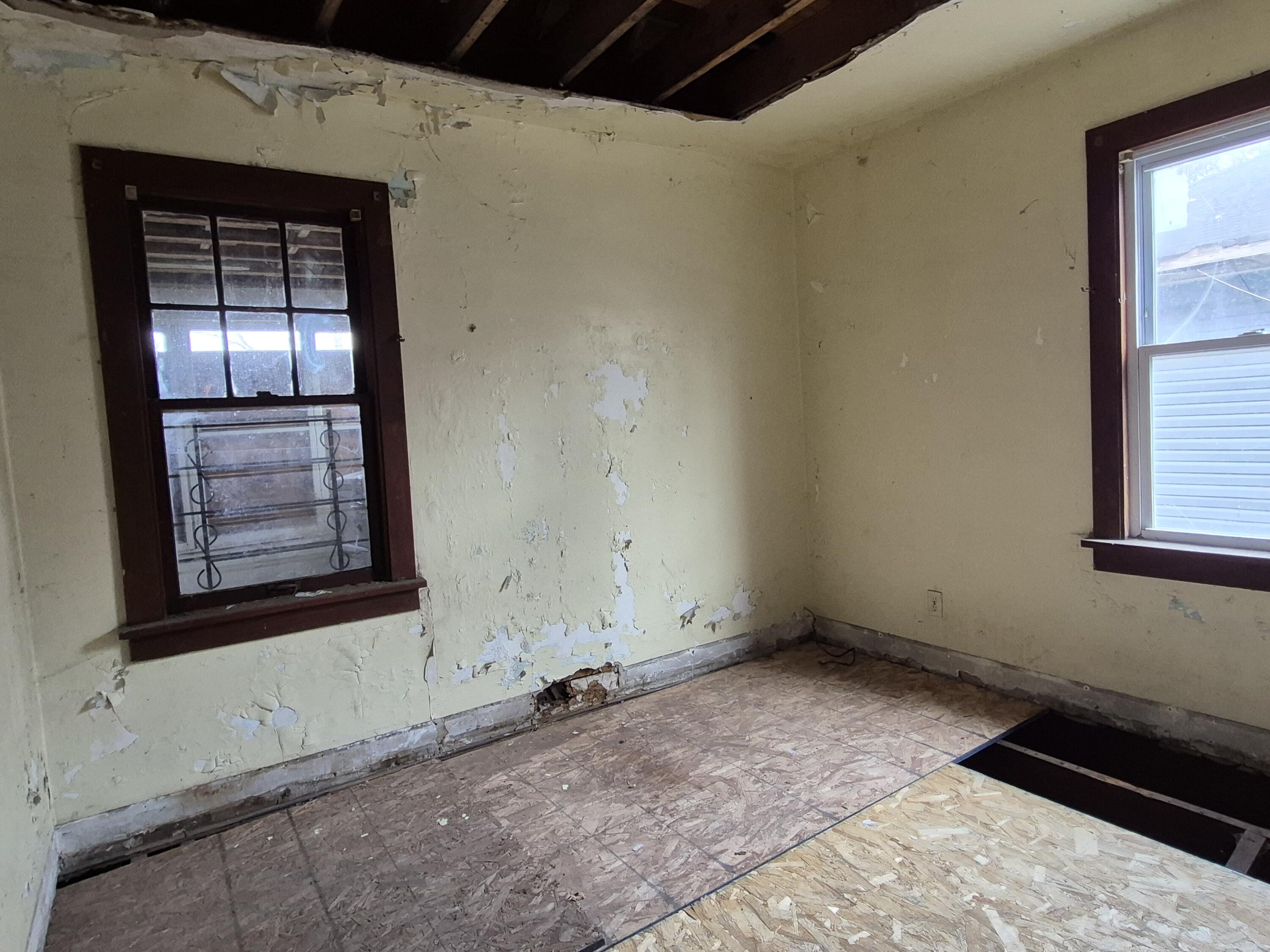 4644 Delaware Street Gary, IN 46409 - Photo 8 of 20 3000x2250