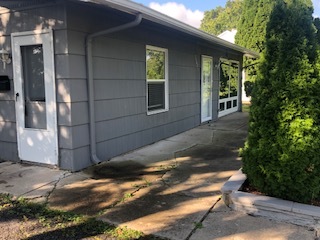 3347 Thornberry Lane Glenview, IL 60025 - Photo 2 of 12 a backyard of a house with lots of green space