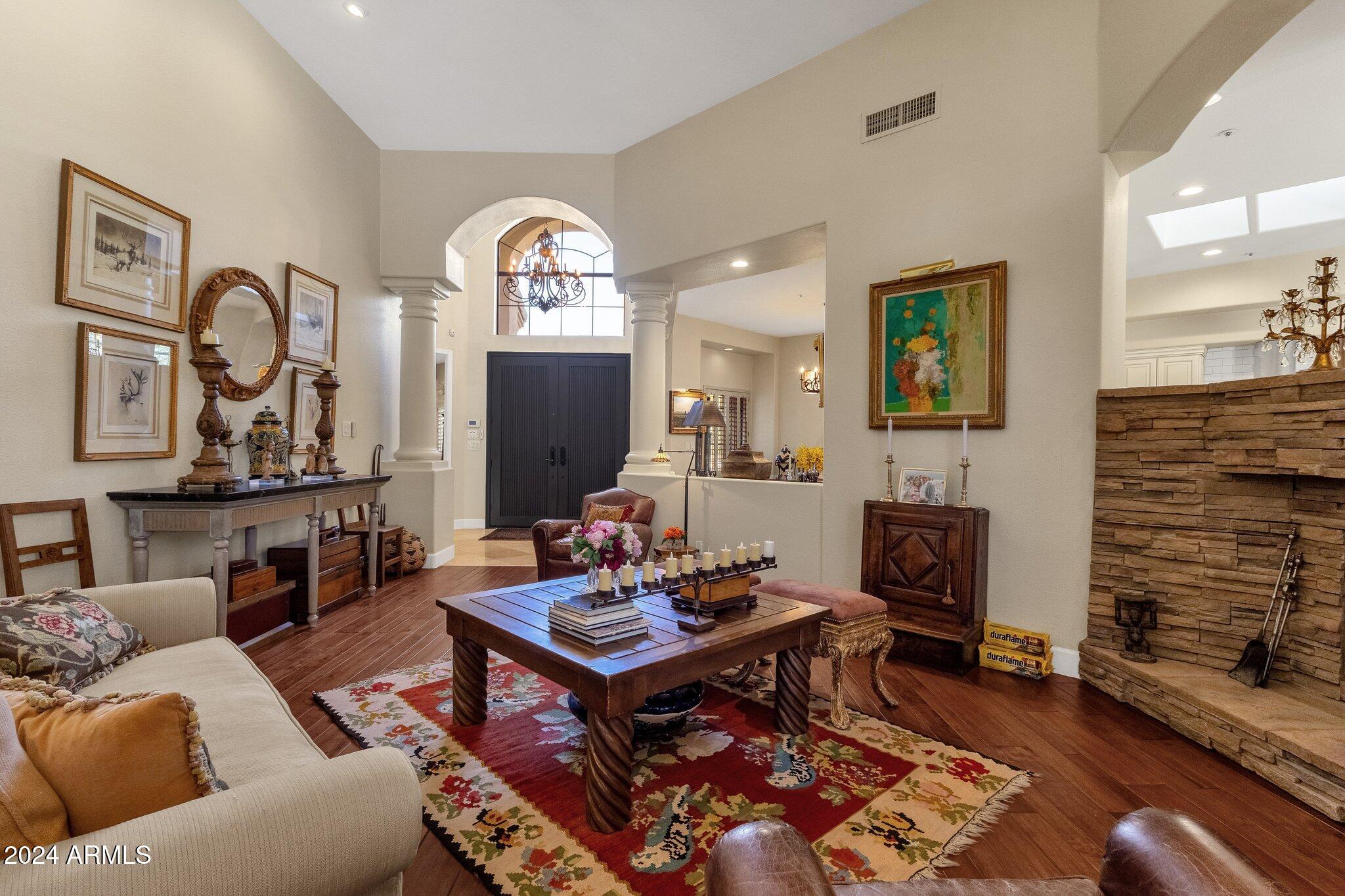 7705 East Doubletree Ranch Road, Unit 43 Scottsdale, AZ 85258 - Photo 7 of 55 Living Room