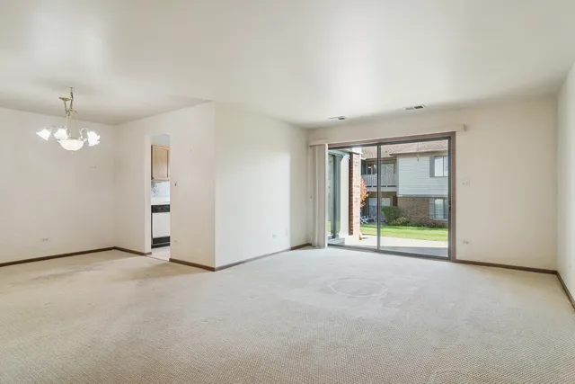 $249,000 | 4121 Mallard Drive, Unit 5, Arlington Heights, IL 60004