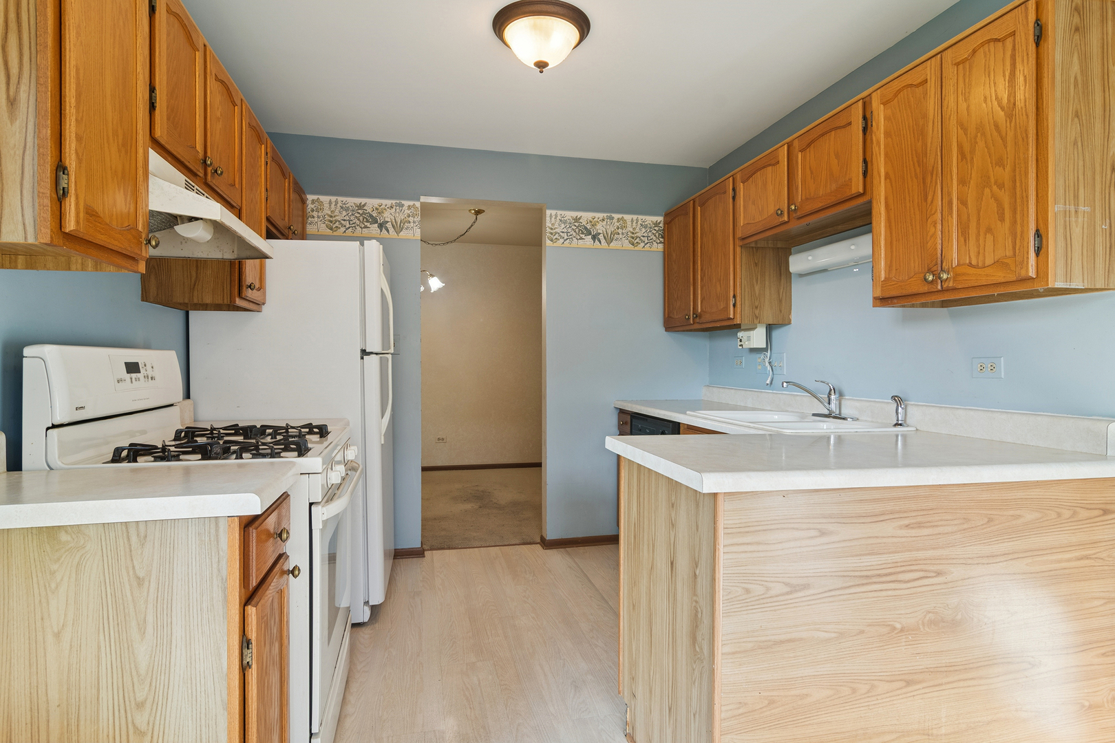 4121 Mallard Drive, Unit 5 Arlington Heights, IL 60004 - Photo 4 of 10