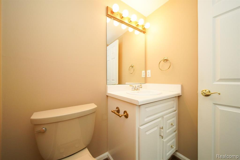 905 Lafayette Court Rochester Hills, MI 48307 - Photo 29 of 65