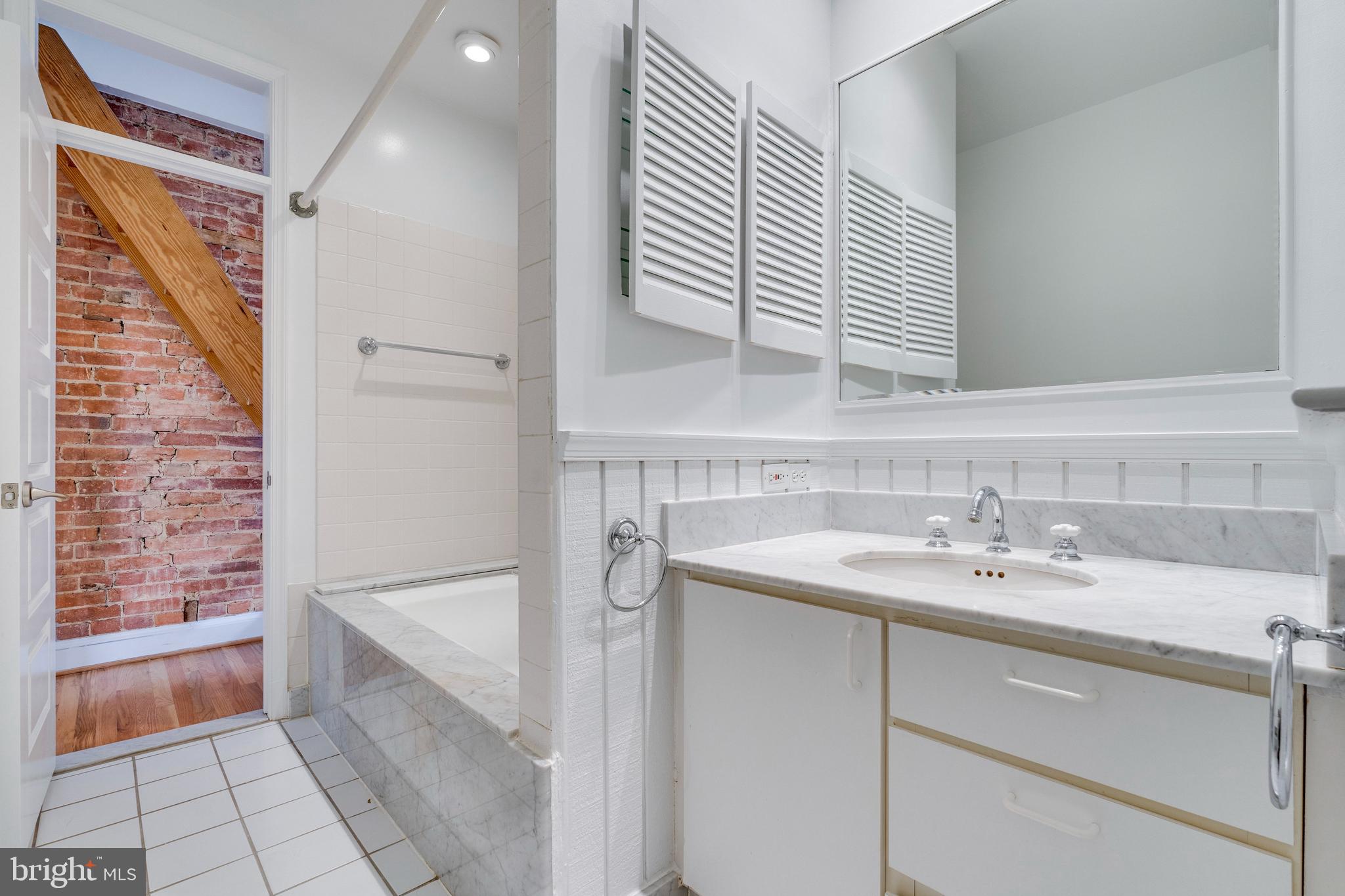 1946 Calvert Street Northwest, Unit 4 Washington, DC 20009 - Photo 13 of 27
