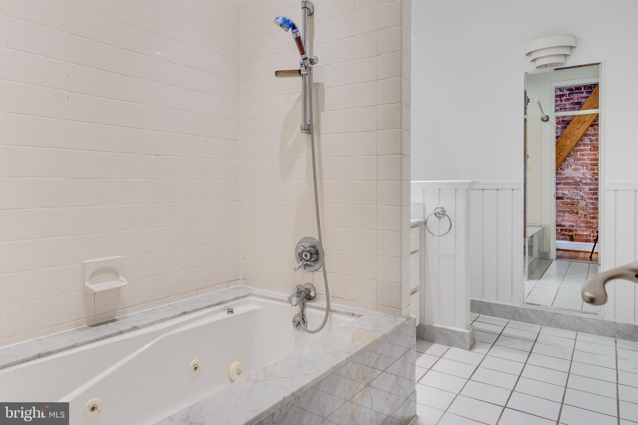 1946 Calvert Street Northwest, Unit 4 Washington, DC 20009 - Photo 14 of 27