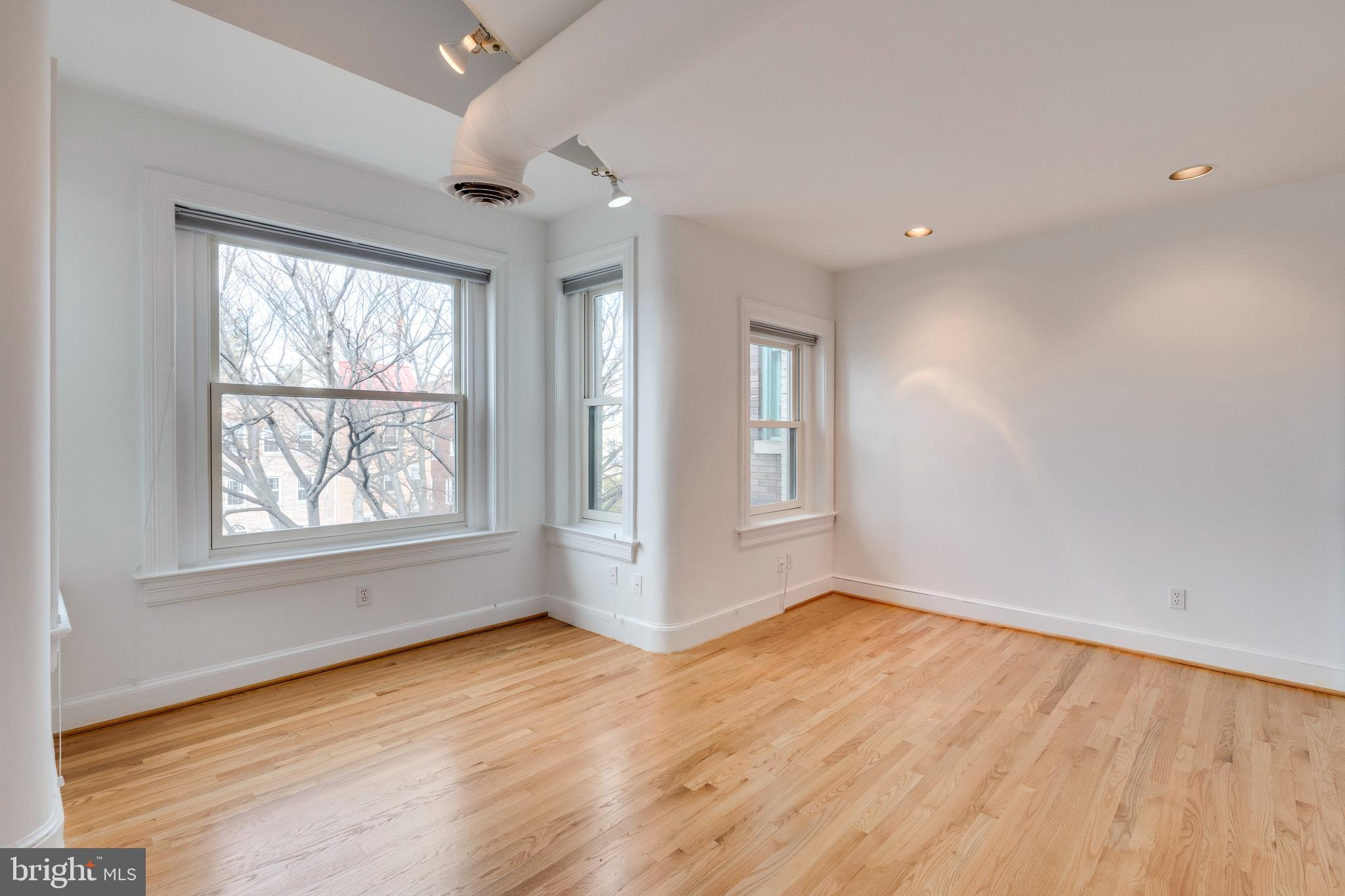 1946 Calvert Street Northwest, Unit 4 Washington, DC 20009 - Photo 17 of 27