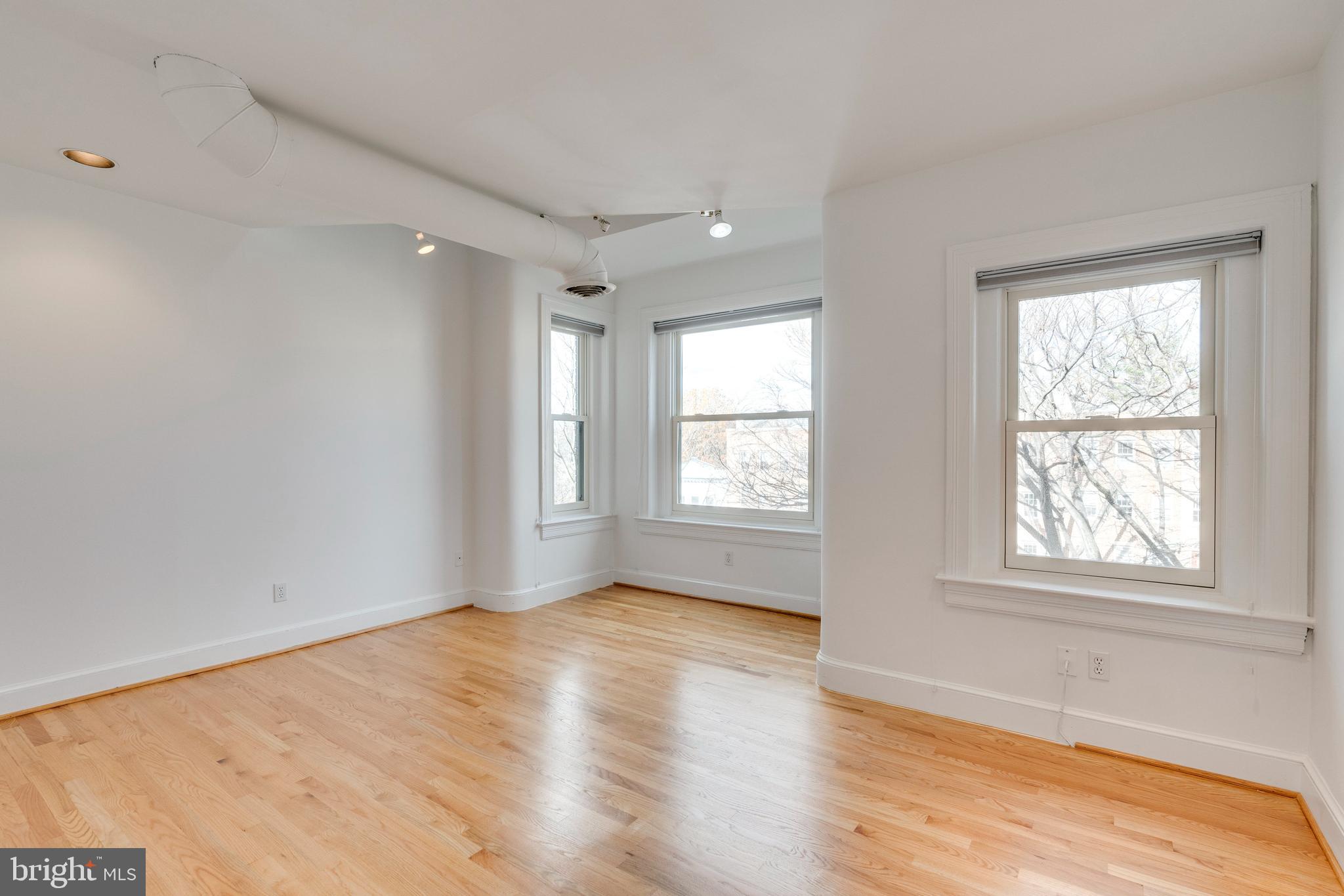 1946 Calvert Street Northwest, Unit 4 Washington, DC 20009 - Photo 18 of 27
