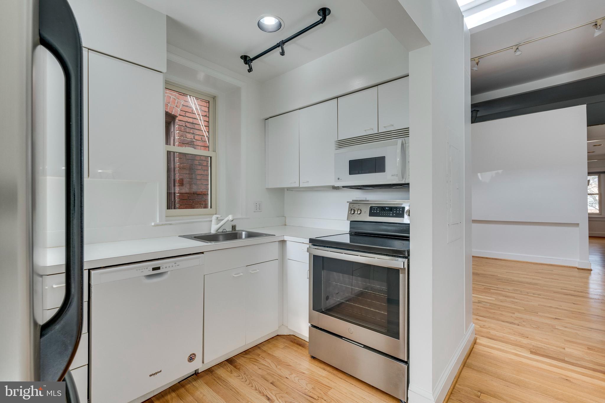 1946 Calvert Street Northwest, Unit 4 Washington, DC 20009 - Photo 6 of 27